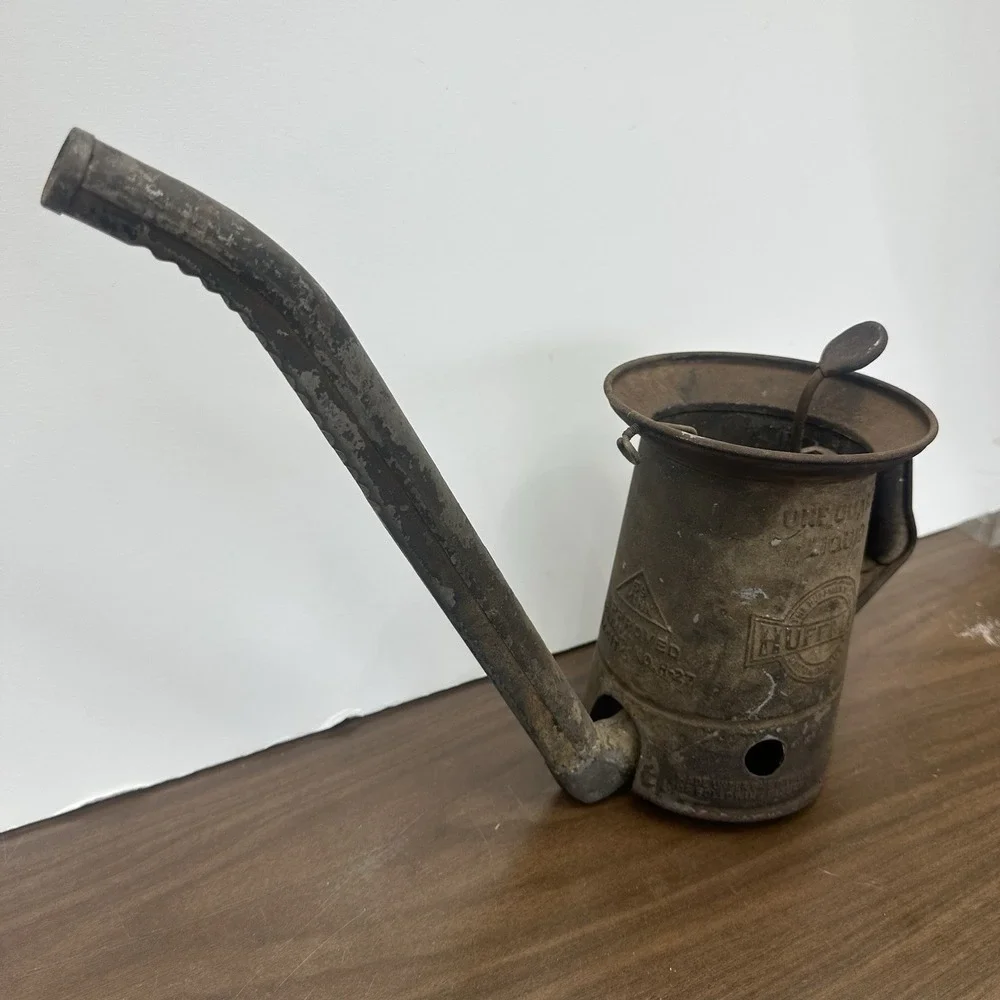 HUFFMAN Vintage One Quart Oil Can With Swing Spout #59 Aged Antique Look‎ Patina